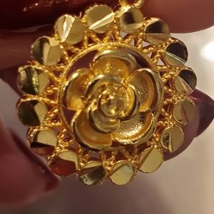 24k flower pendant